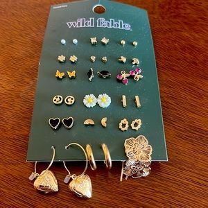 NWOT Gold Wild Fable Earrings (set of 18)